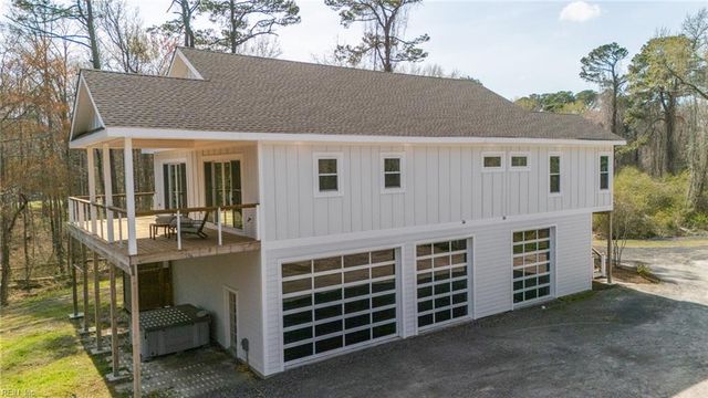 947 Owls Creek LN, Virginia Beach, VA 23451