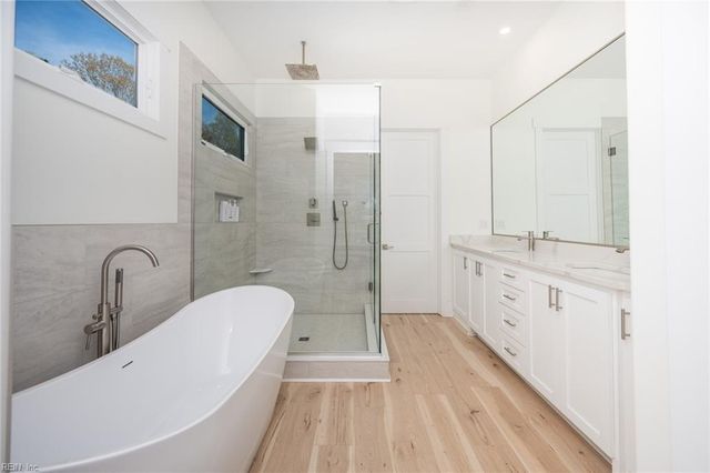 947 Owls Creek LN, Virginia Beach, VA 23451