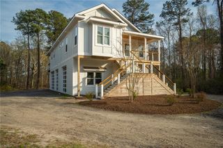 947 Owls Creek LN, Virginia Beach, VA 23451