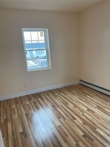 918 10th Street, West Babylon, NY 11704