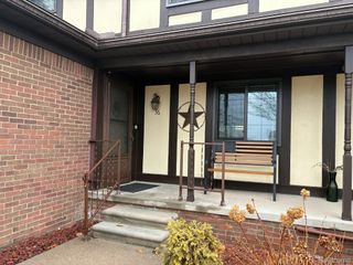 36 Parkplace S, Allen Park, MI 48101