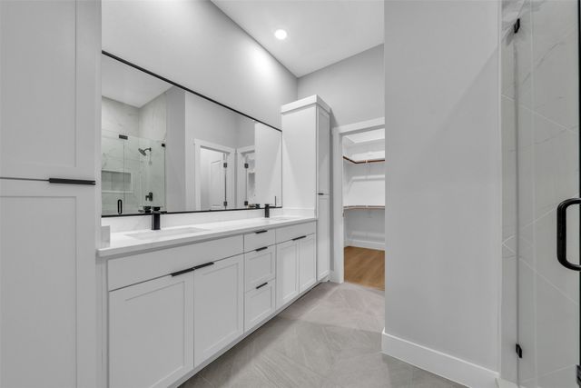 302 W west coral Way, Grand Prairie, TX 75051