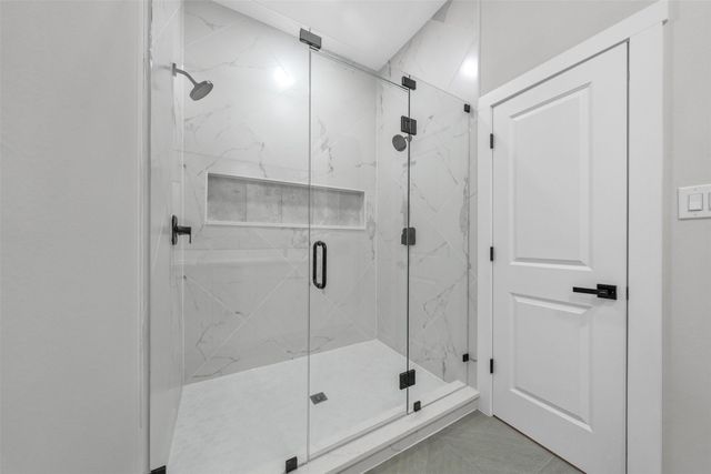 302 W west coral Way, Grand Prairie, TX 75051