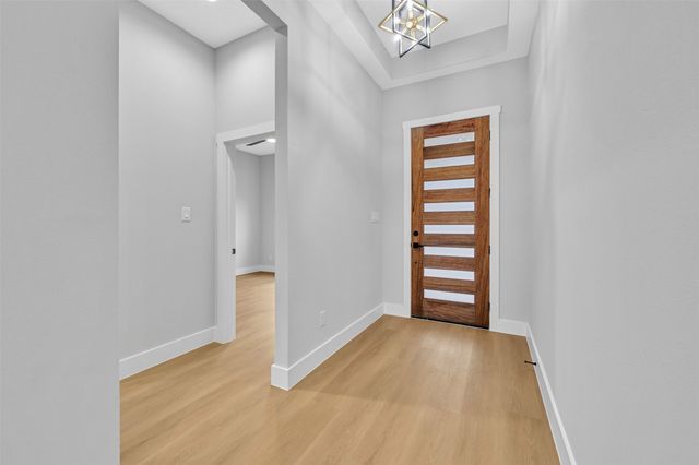 302 W west coral Way, Grand Prairie, TX 75051