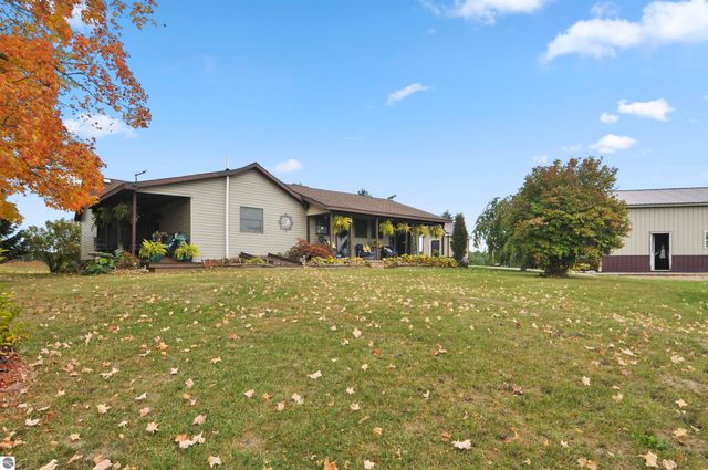 3626 90th Avenue, Evart, MI 49631