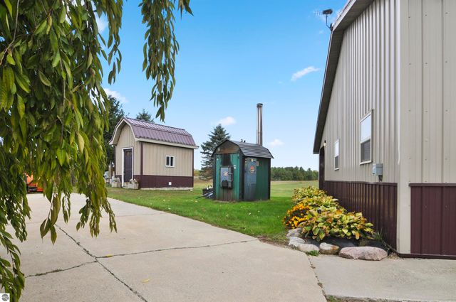 3626 90th Avenue, Evart, MI 49631