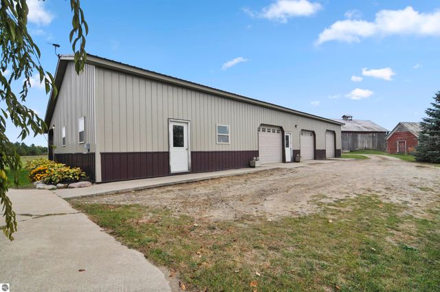 3626 90th Avenue, Evart, MI 49631