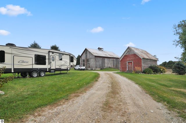 3626 90th Avenue, Evart, MI 49631