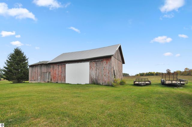 3626 90th Avenue, Evart, MI 49631