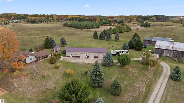 3626 90th Avenue, Evart, MI 49631