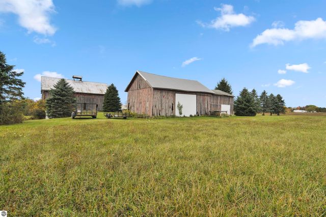 3626 90th Avenue, Evart, MI 49631