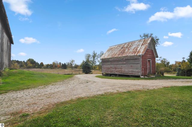 3626 90th Avenue, Evart, MI 49631