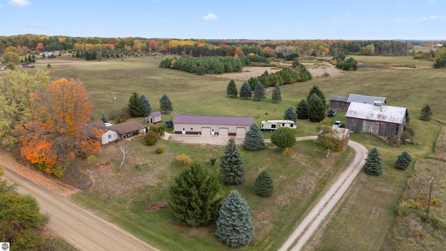 3626 90th Avenue, Evart, MI 49631