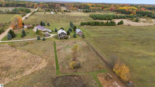 3626 90th Avenue, Evart, MI 49631