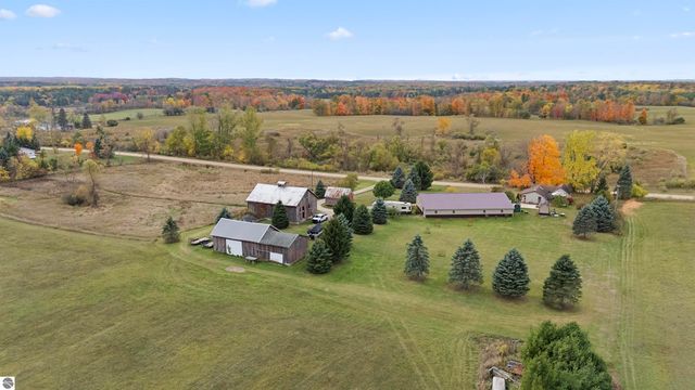 3626 90th Avenue, Evart, MI 49631