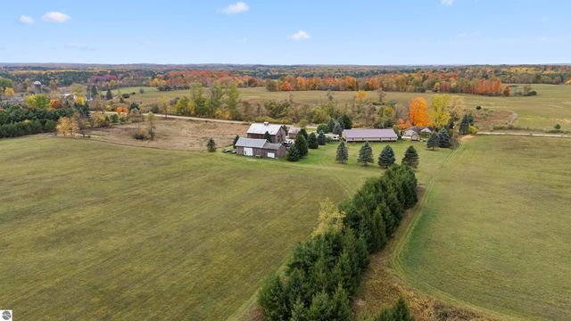 3626 90th Avenue, Evart, MI 49631