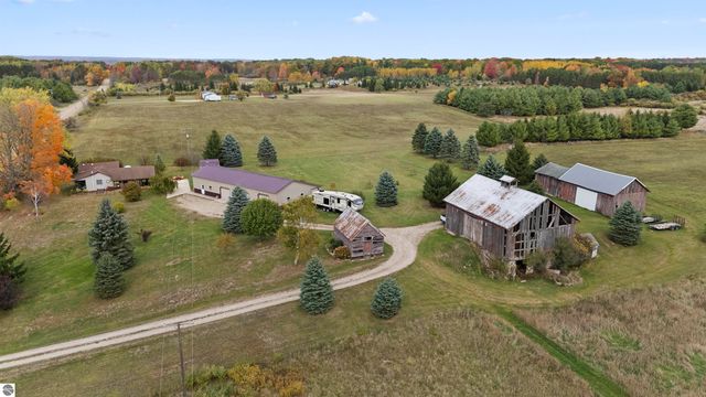 3626 90th Avenue, Evart, MI 49631