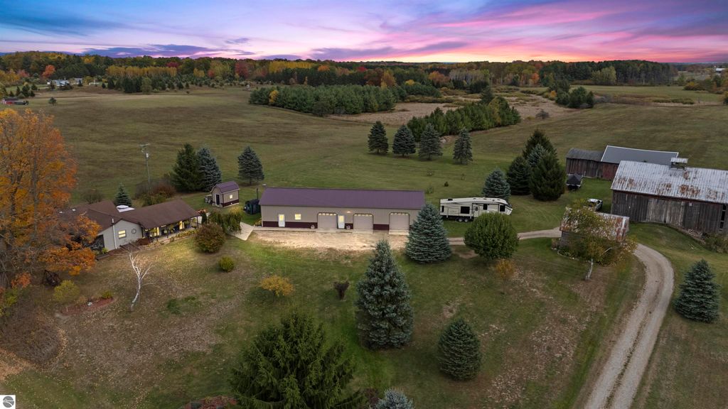 3626 90th Avenue, Evart, MI 49631