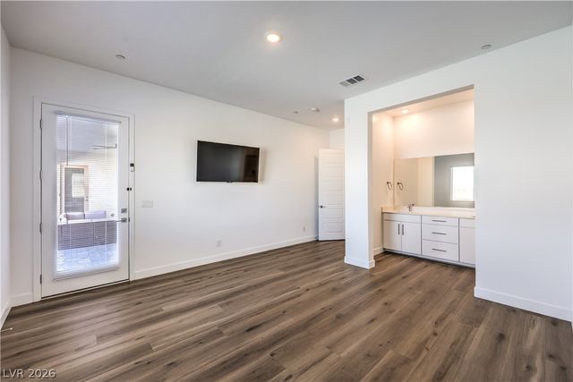 5242 Fisher Falls Court, Las Vegas, NV 89149