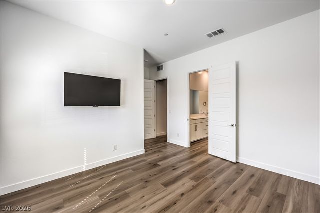 5242 Fisher Falls Court, Las Vegas, NV 89149