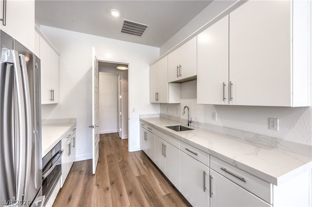 5242 Fisher Falls Court, Las Vegas, NV 89149