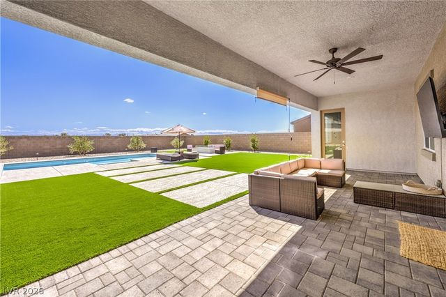 5242 Fisher Falls Court, Las Vegas, NV 89149