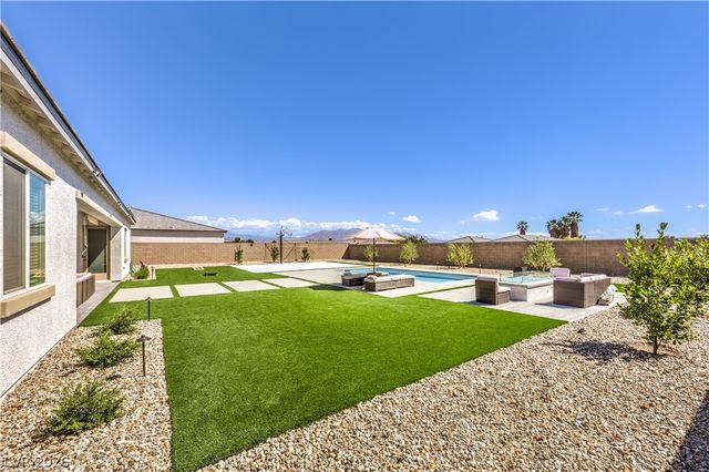 5242 Fisher Falls Court, Las Vegas, NV 89149