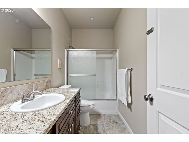 6451 DOGWOOD St, Springfield, OR 97478