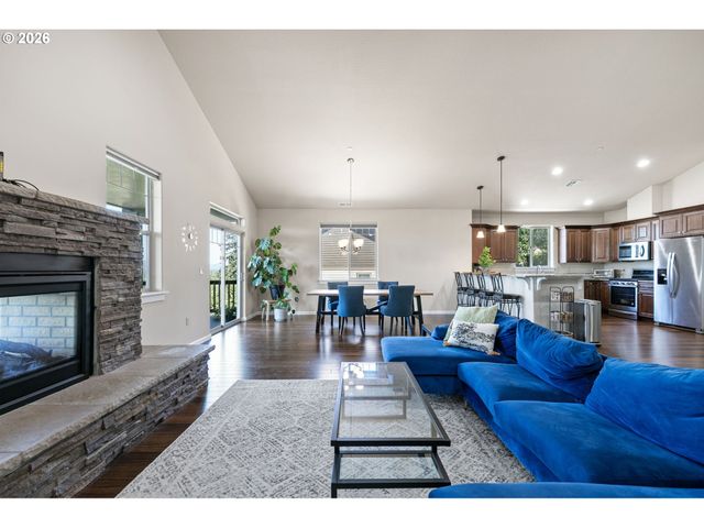 6451 DOGWOOD St, Springfield, OR 97478