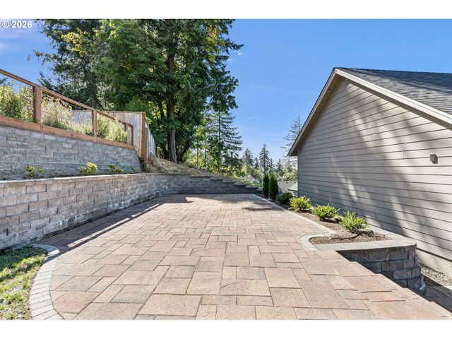 6451 DOGWOOD St, Springfield, OR 97478