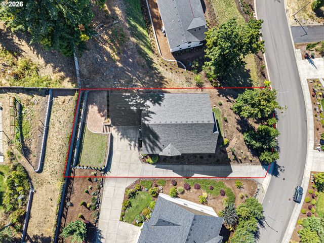 6451 DOGWOOD St, Springfield, OR 97478