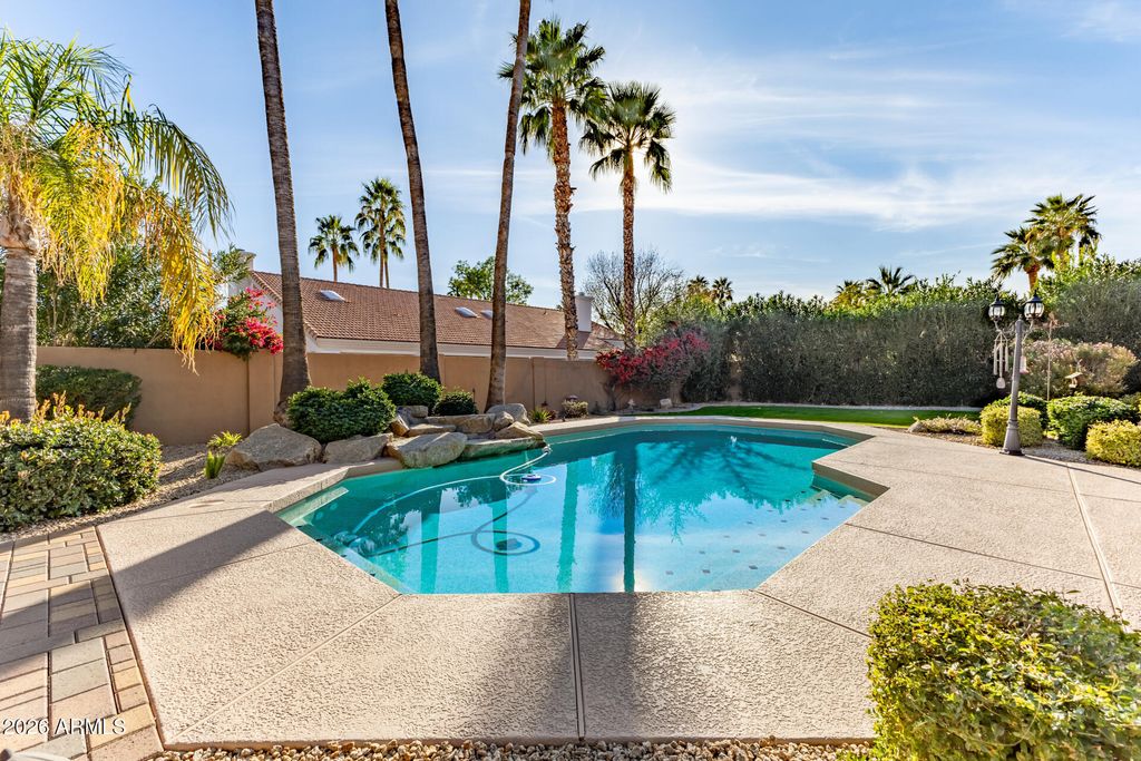 Image 14 of property listing at 8671 E ASTER Drive, Scottsdale, AZ 85260