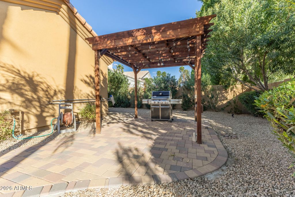 Image 15 of property listing at 8671 E ASTER Drive, Scottsdale, AZ 85260