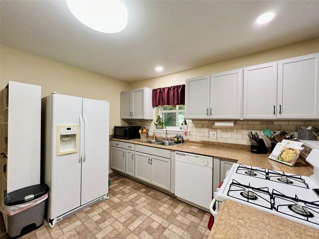 310 W 15th Street, Irving, TX 75060