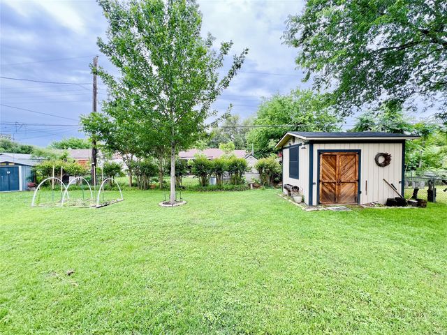 310 W 15th Street, Irving, TX 75060