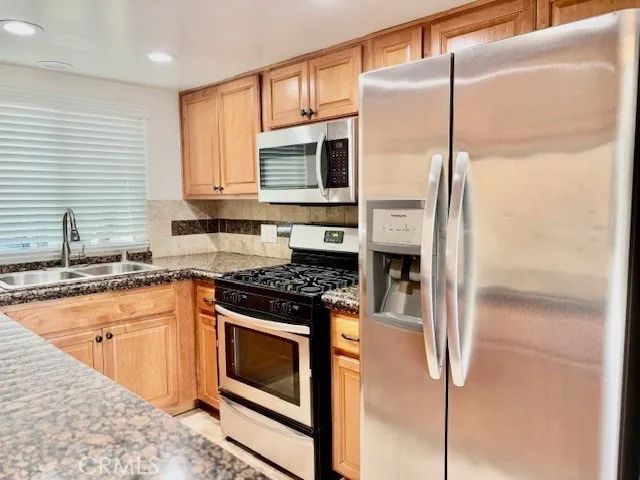 2558 ORANGE Avenue C, Costa Mesa, CA 92627
