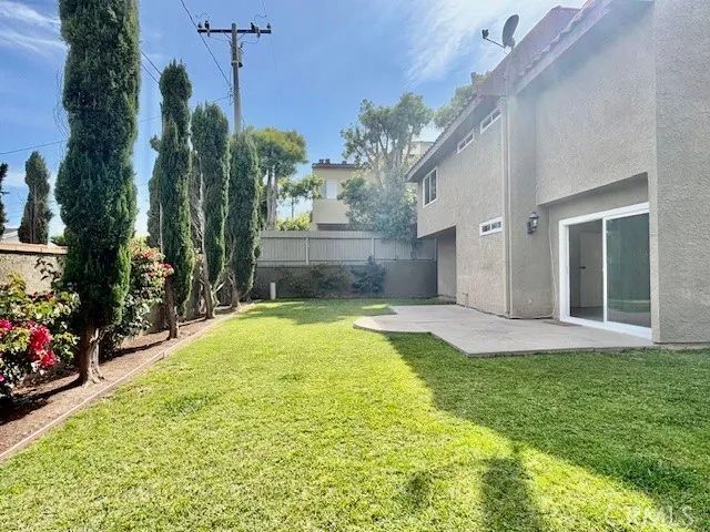 2558 ORANGE Avenue C, Costa Mesa, CA 92627