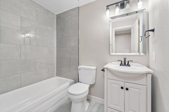 2515 W Sunnybrook St, Wichita, KS 67217