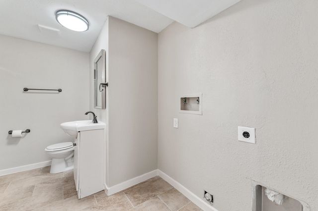 2515 W Sunnybrook St, Wichita, KS 67217