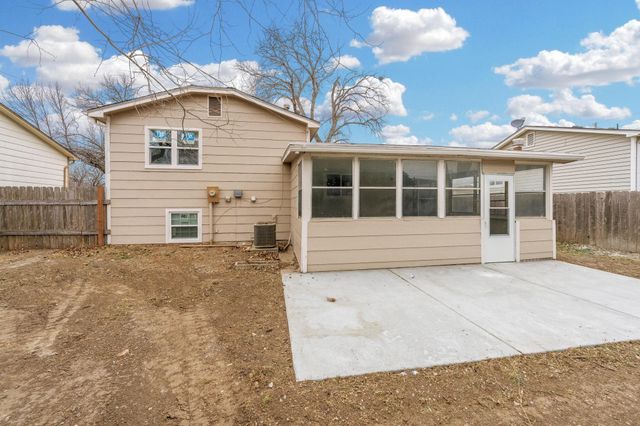 2515 W Sunnybrook St, Wichita, KS 67217