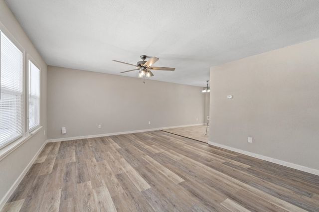 2515 W Sunnybrook St, Wichita, KS 67217