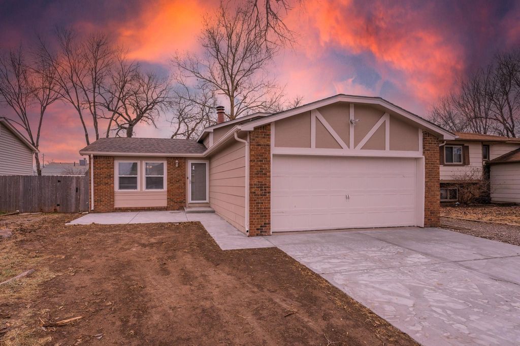 2515 W Sunnybrook St, Wichita, KS 67217