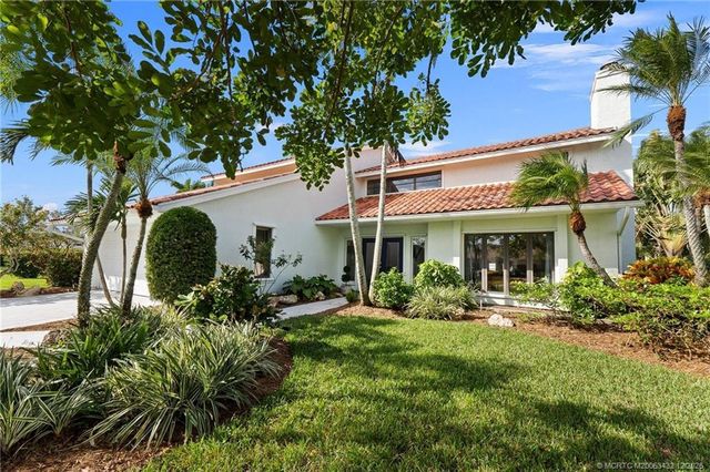 4304 SE Fairway E, Stuart, FL 34997