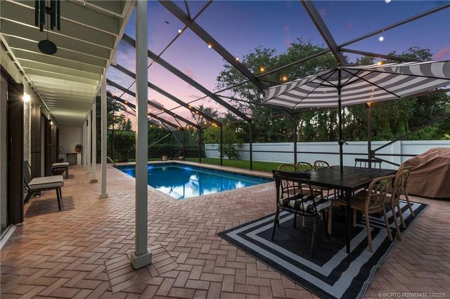 4304 SE Fairway E, Stuart, FL 34997