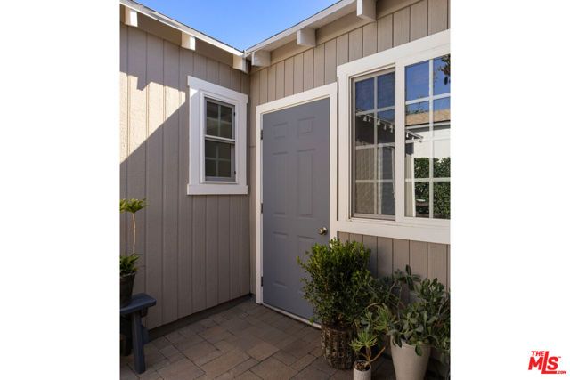 2527 Arthur Street, Los Angeles, CA 90065