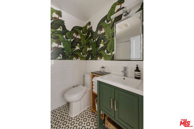 2527 Arthur Street, Los Angeles, CA 90065