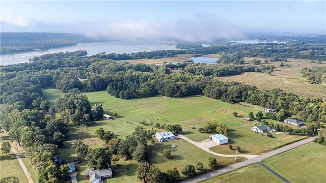 126 RIVERPOINT Road, Clarksville, AR 72830