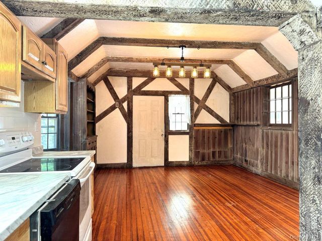 560 Taxter Road, Elmsford, NY 10523