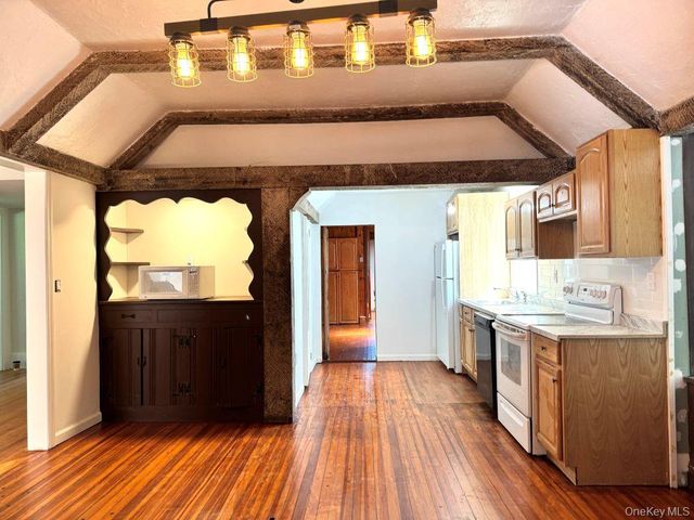 560 Taxter Road, Elmsford, NY 10523