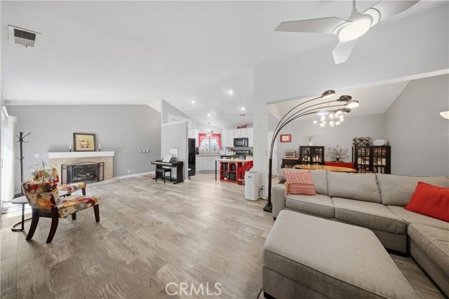 8462 E Amberwood, Anaheim, CA 92808